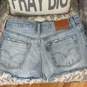 Levi’s Jeans Cutoffs